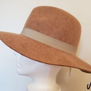 Large Brim Tan Felt Fedora Hat